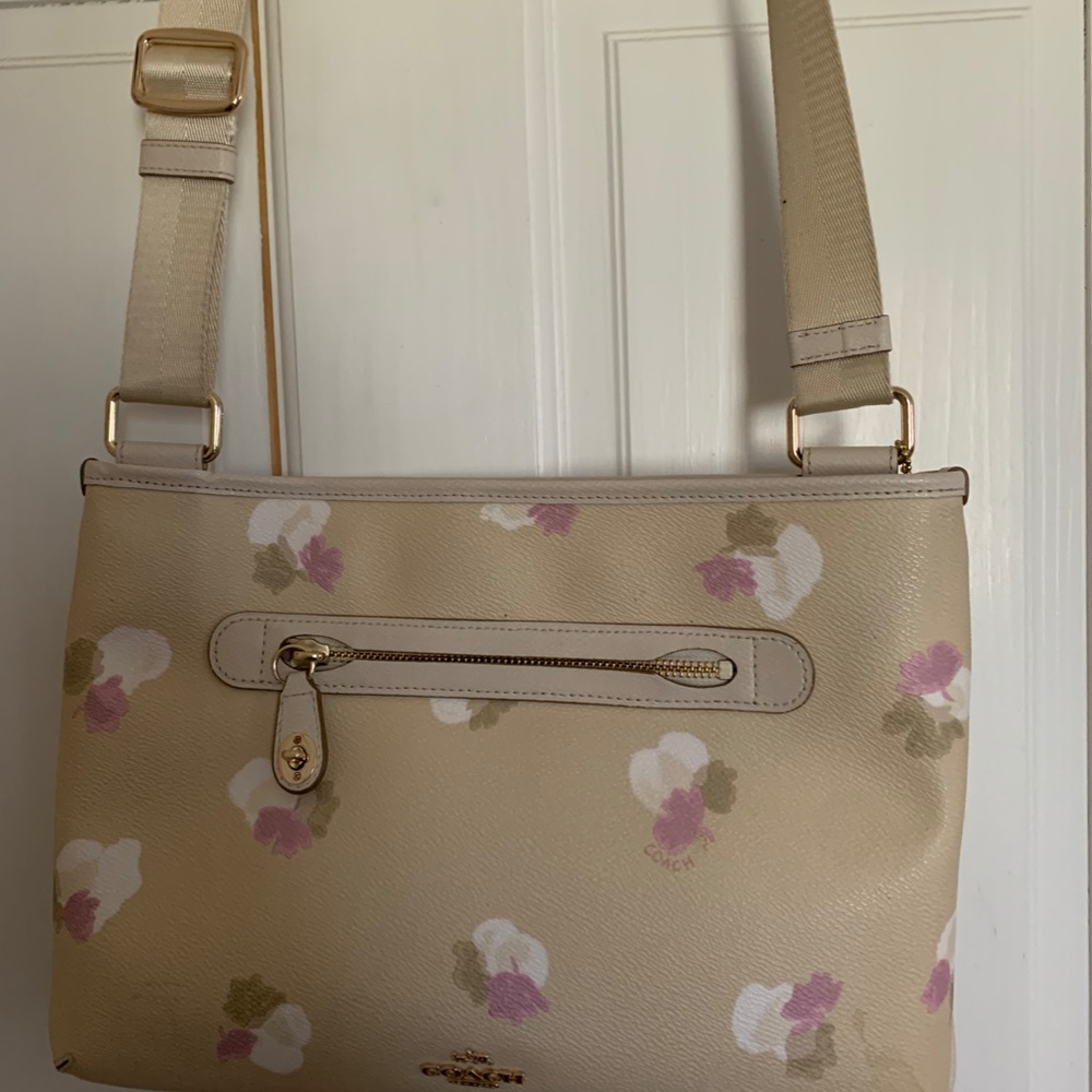 Purse - Picture 2 of 4